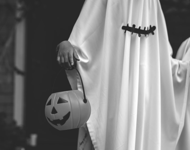 black-and-white-black-and-white-costume-1432919.jpg