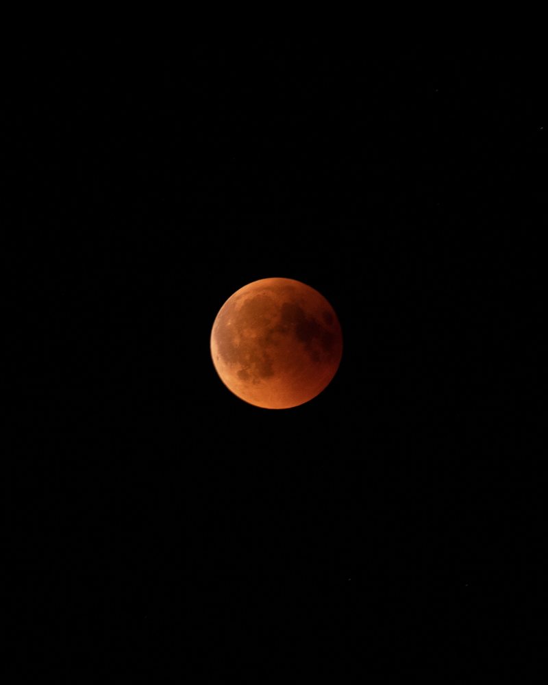 android-wallpaper-bloodmoon-crater-1302436.jpg